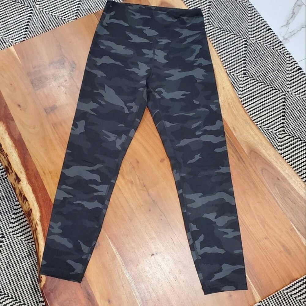 Zobha NWT Camo Soft High Rise Leggings- Size M